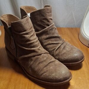 Sofft Women's Brown Suede Ankle Boots Size 9